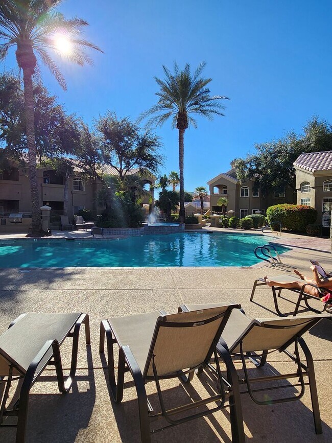 Building Photo - 2 Bedroom 2 Bath Condo located in PV