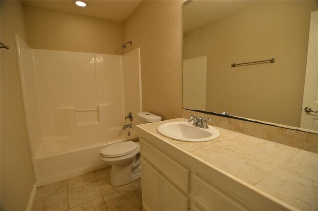 Building Photo - 105 Cove Pl Ct