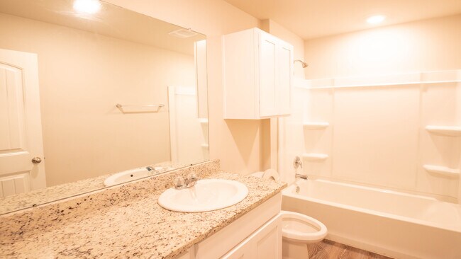 Building Photo - 5388 Greenridge Ln