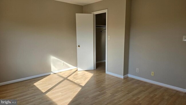 Building Photo - 102 Chesterfield Ln