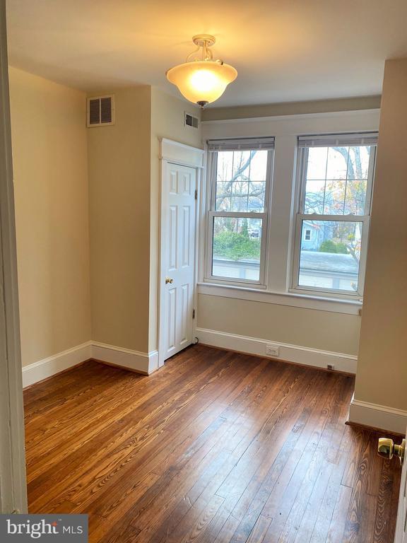 Building Photo - 115 Wesley Ave