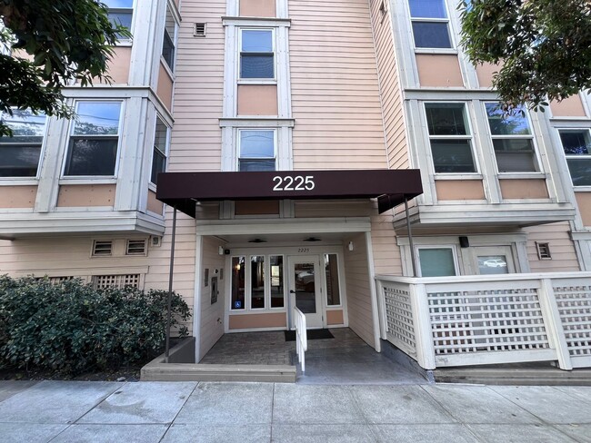 Building Photo - Epic REA - Fabulous 2BRs+1BA Condo with a ...