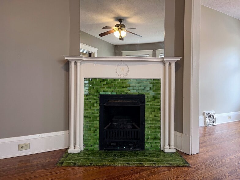 Building Photo - 709 Lafayette Ave SE