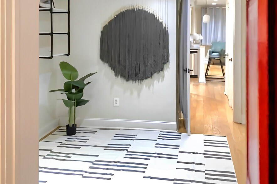 Office/work-area. - 328 Garden St