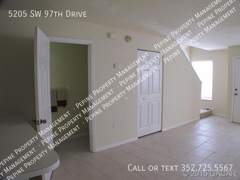 Building Photo - 5205 SW 97th Dr