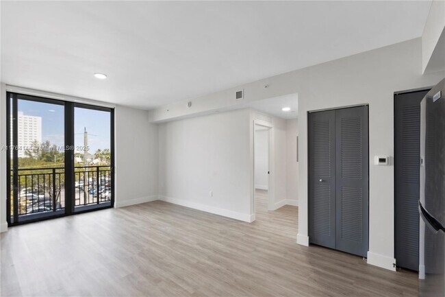 Building Photo - 1559 NW 15th Street Rd