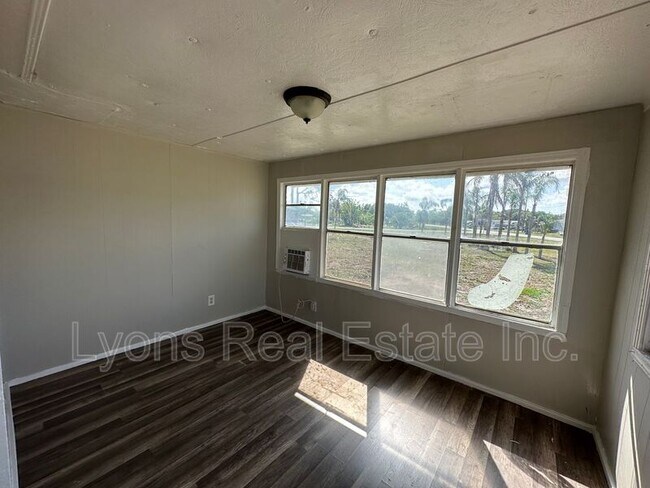 Building Photo - 8086 Heck Dr