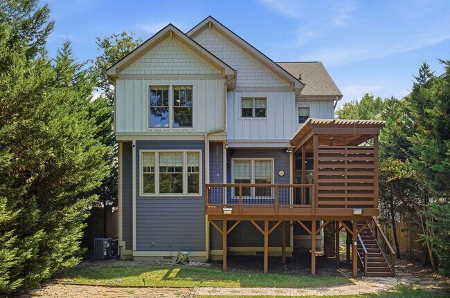 Building Photo - 520 Iverson Way