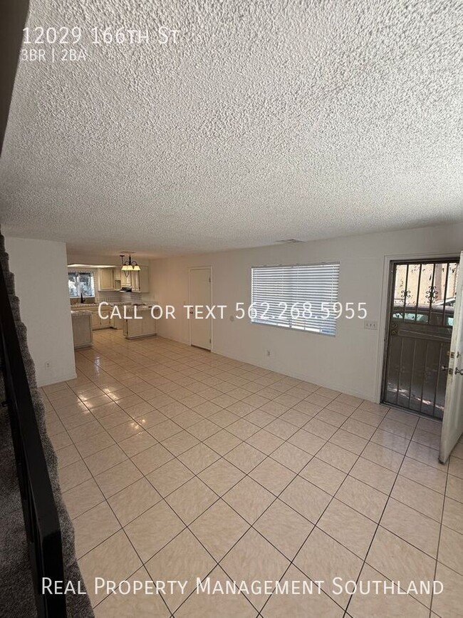 Building Photo - Three Bedroom Two Bath Home for Rent in No...