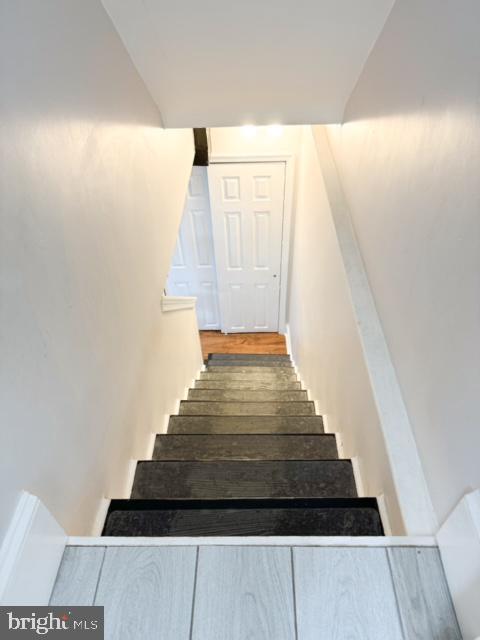 Building Photo - 235 Rodney Cir