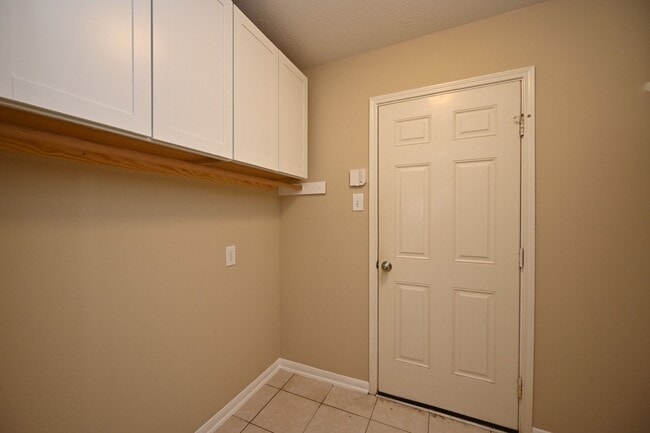 Building Photo - 219 N Wimberly Way