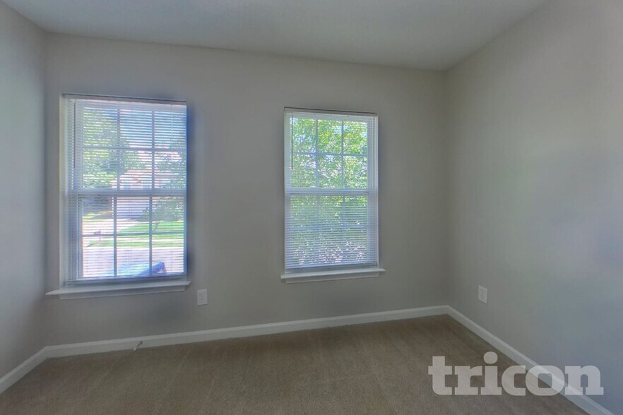 Building Photo - 6826 Squirrels Foot Ct