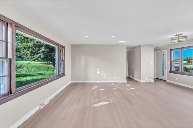 Building Photo - Longview Manor