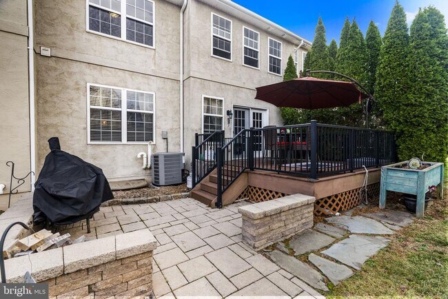 Building Photo - 2143 Eastport Way