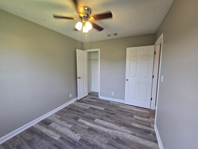 Building Photo - Newly Remodeled & Ready for You!