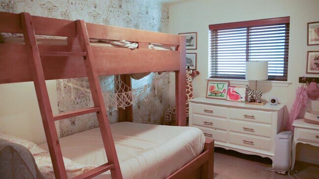 Building Photo - 4815 Oldfort Hill Dr