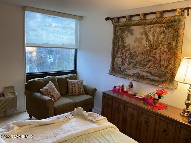 Building Photo - 1 Channel Dr