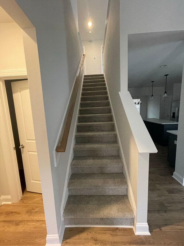 Building Photo - 704 Sutherland Ct