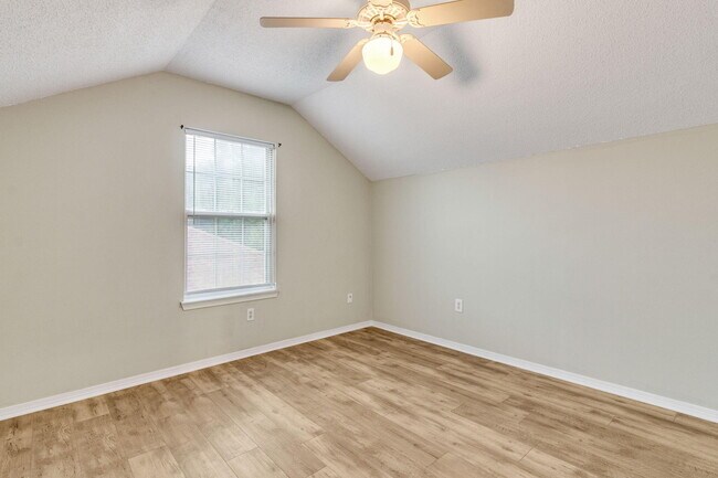 Building Photo - 917 Claeven Cir
