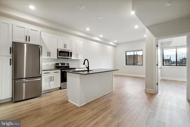 Building Photo - 2157 E Lehigh Ave