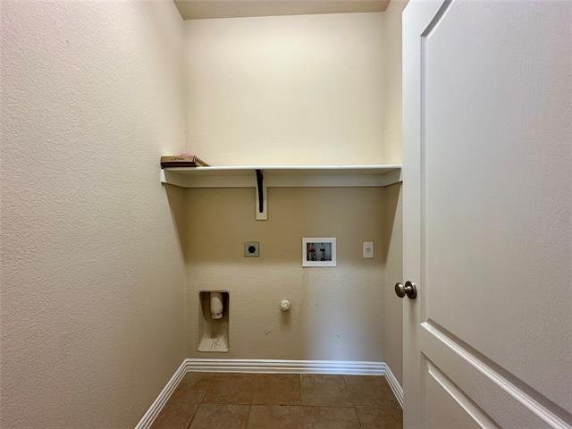 Building Photo - 16024 Alvarado Dr