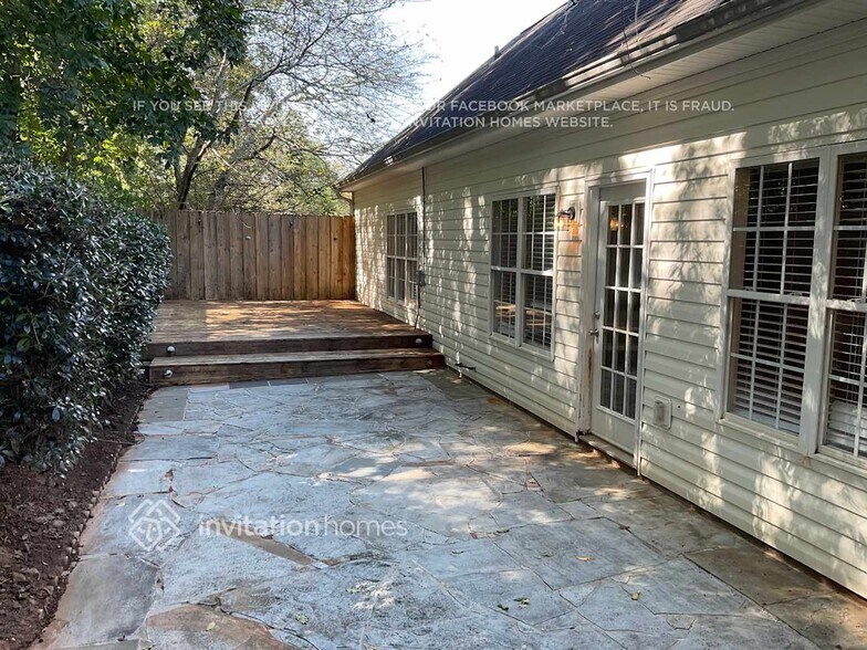 Building Photo - 304 Apache Dr