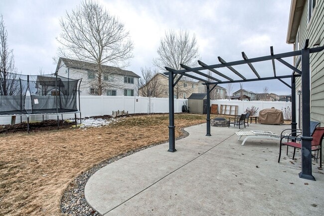 Building Photo - 3 Bedroom 2 1/2 Bath Split Level in Johnstown