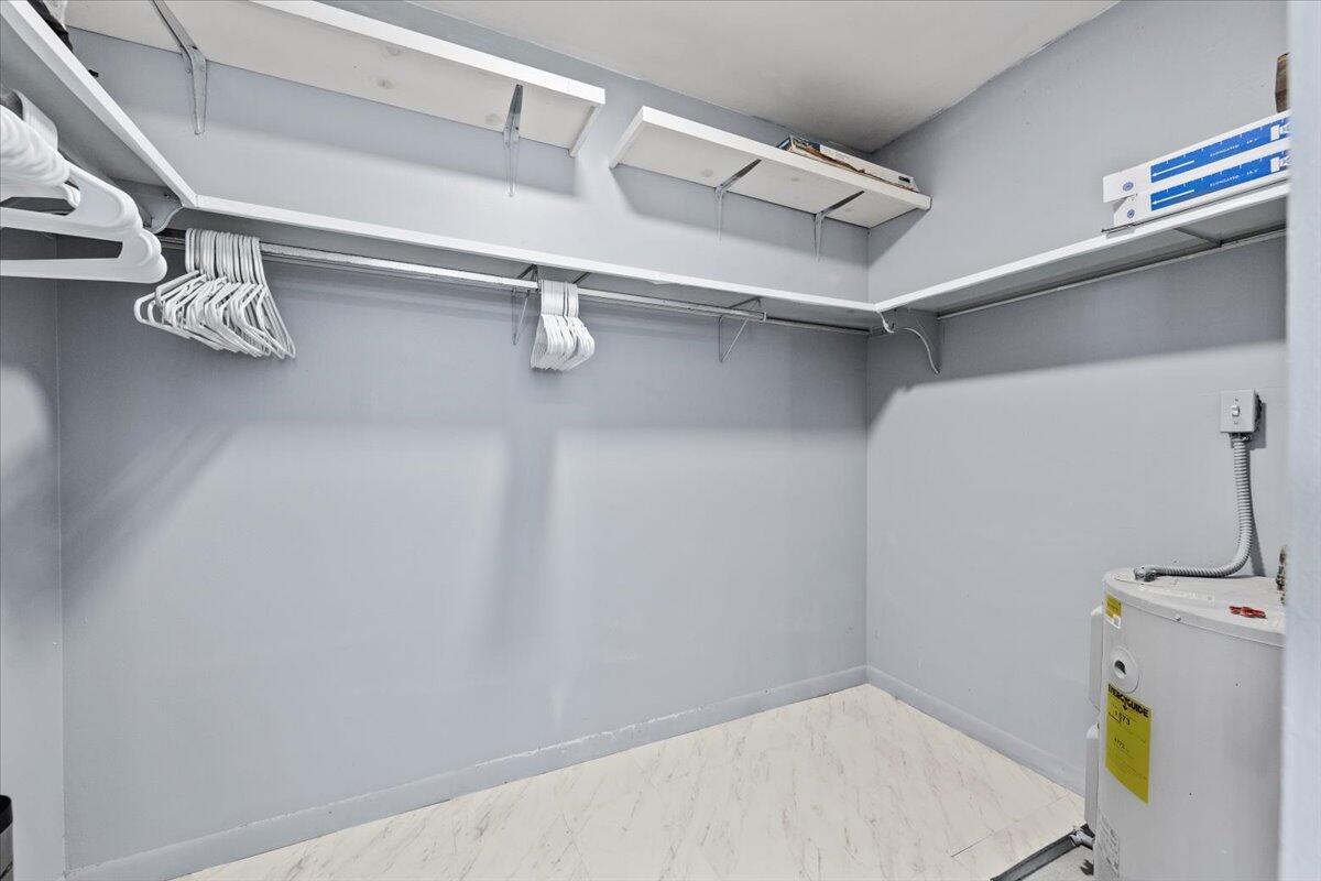 Building Photo - 300 Waterway Dr S