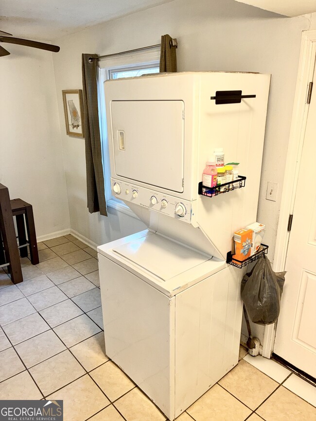 Building Photo - 1859 Williams Ave