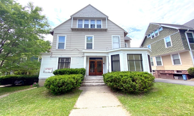 Building Photo - 512 Stewart Ave