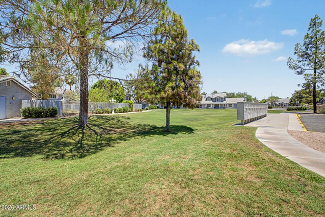 Building Photo - 860 N McQueen Rd