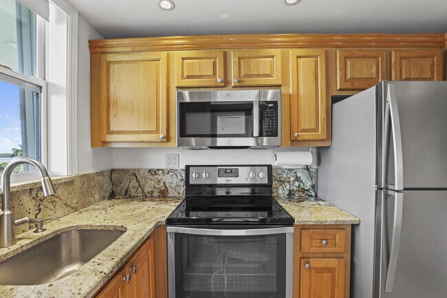 Building Photo - 109 Paradise Harbour Blvd