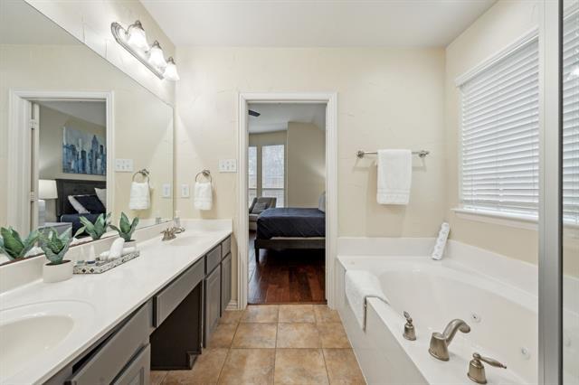 Building Photo - 1261 Golf Club Dr