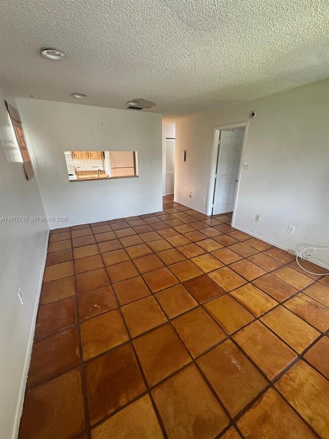 Building Photo - 6031 Shaker Wood Cir