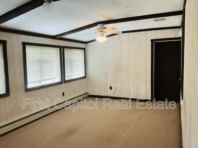Building Photo - 286 N Walnut St