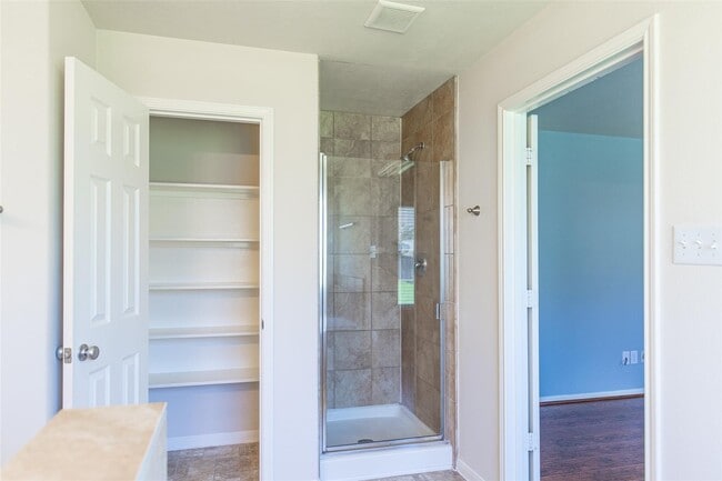 Building Photo - 24519 Red Bluff Tr