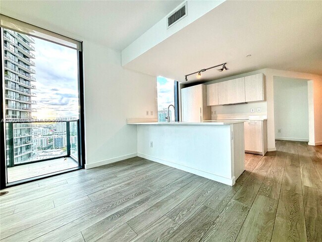 Building Photo - 501 NE 31st St