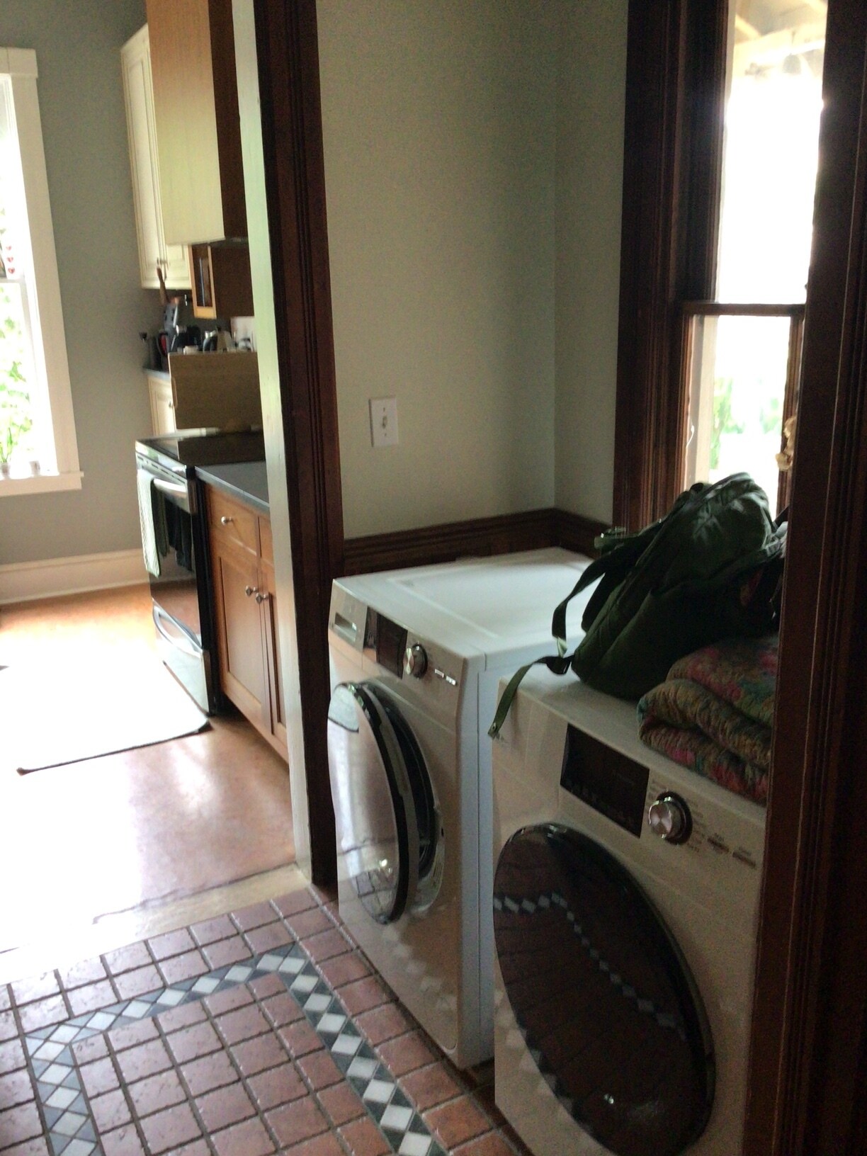 laundry machines - 212 S Albany St