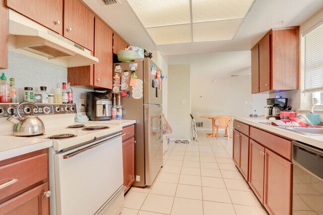 Building Photo - 3086 Bluebrook Dr