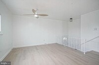 Building Photo - 220 College Dr