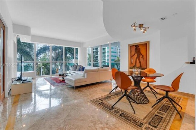 Building Photo - 1331 Brickell Bay Dr