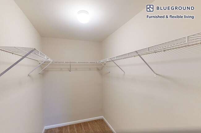 Building Photo - 160 Boylston St