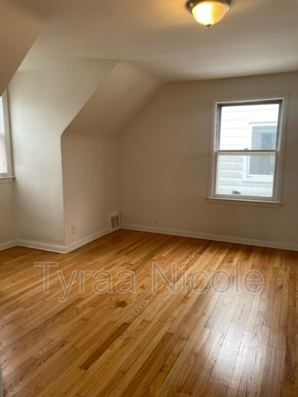 Building Photo - 19365 Kingsville St