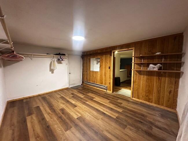 Building Photo - Private 1 Bed 1 Bath Home (Heat/Fuel and S...