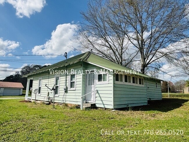 Building Photo - 240 Clem Lowell Rd