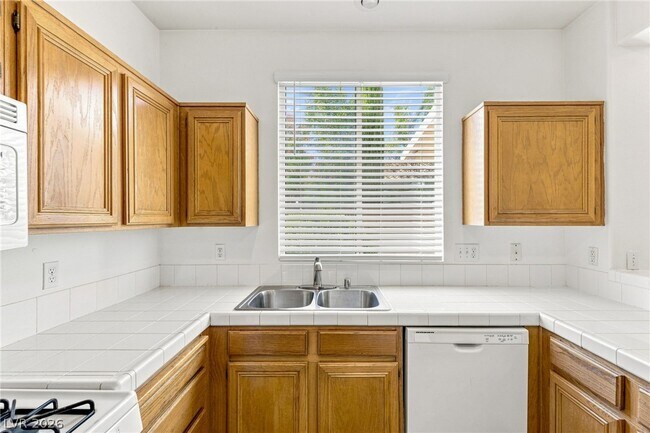 Building Photo - 10521 Angel Dreams Ave