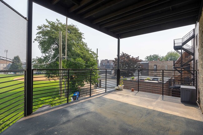Building Photo - 3253 N Elston Ave