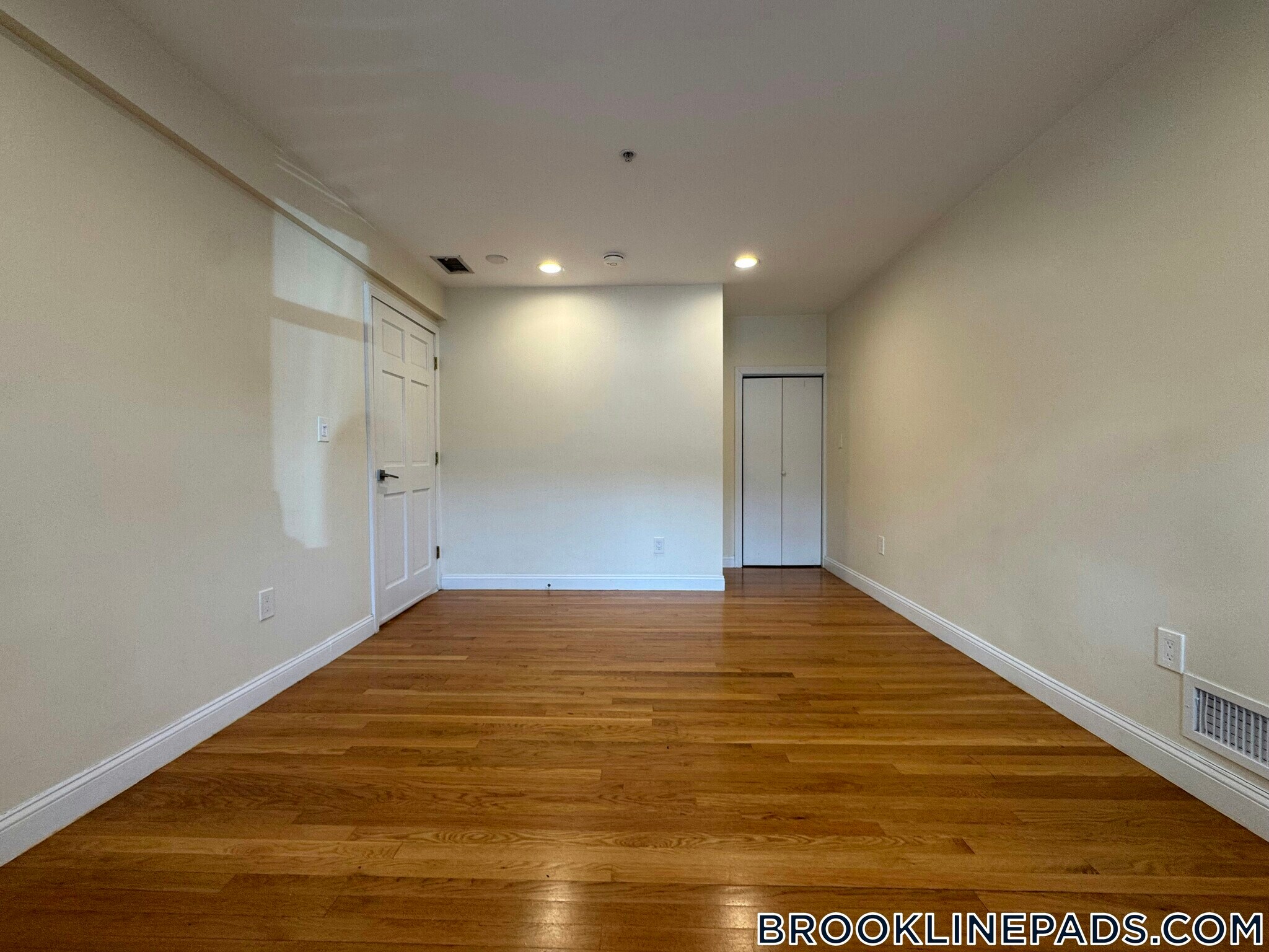 Building Photo - 1801 Beacon St