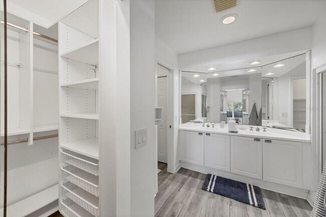 Building Photo - 3605 54th Dr W