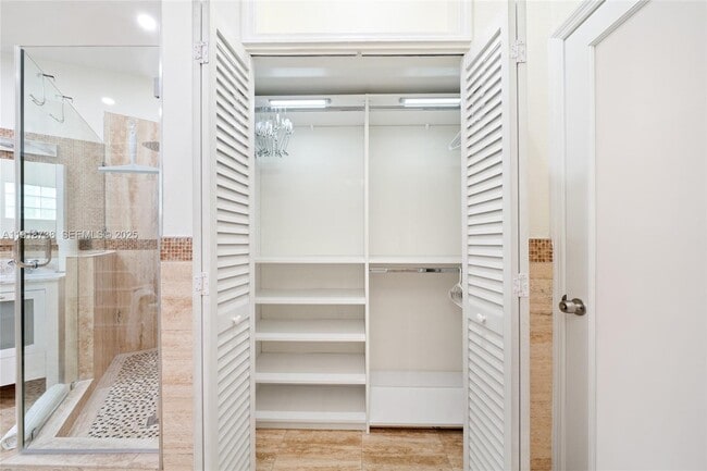 Building Photo - 5424 SW 154th Pl